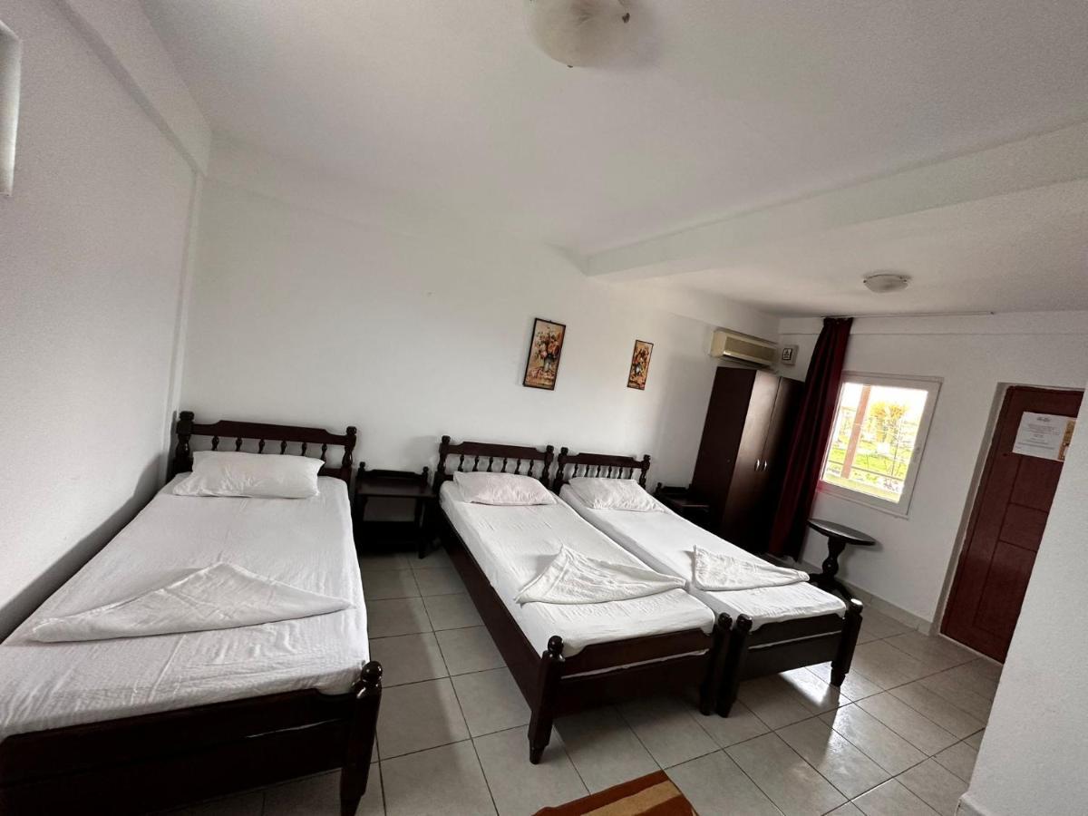 Отель Casa Bucuria Костинешти Экстерьер фото