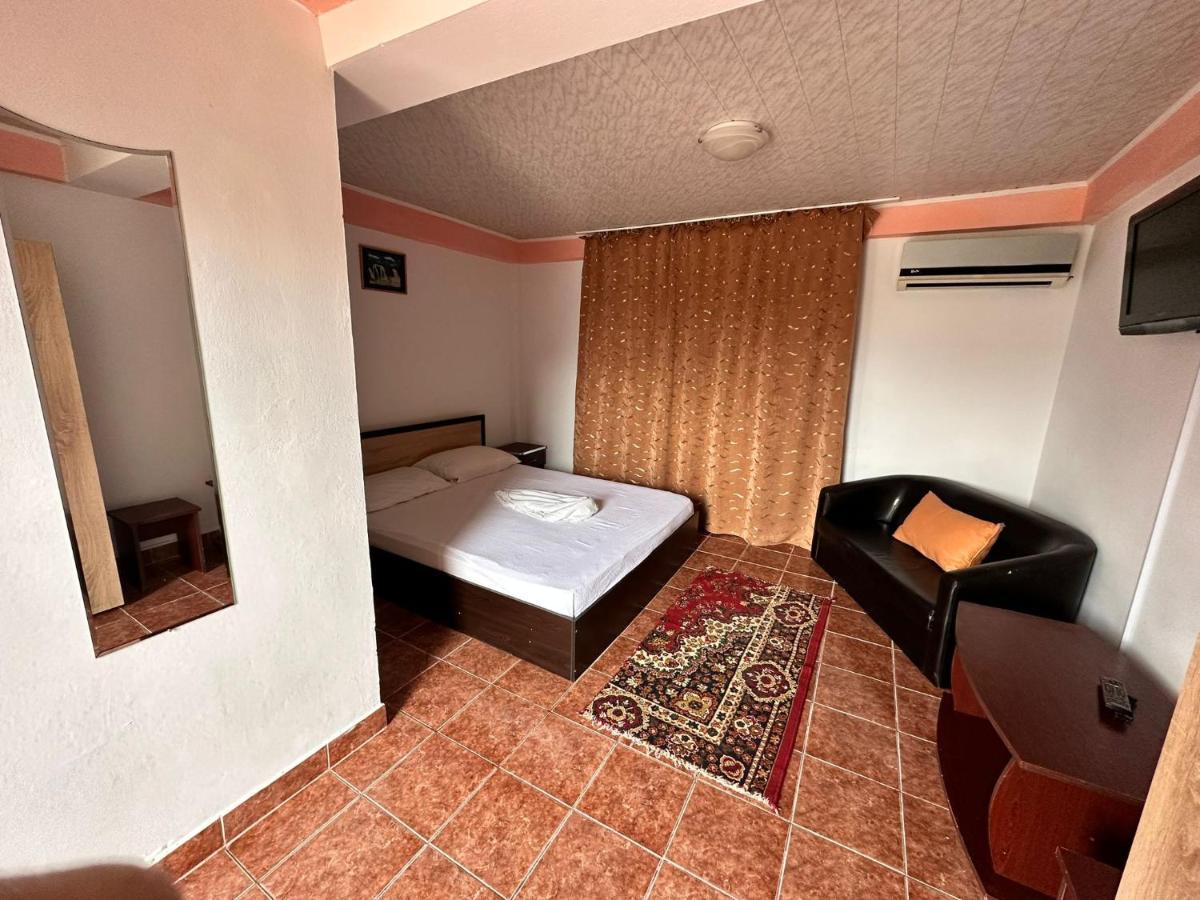 Отель Casa Bucuria Костинешти Экстерьер фото