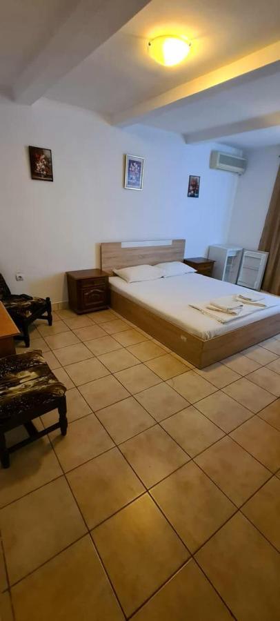 Отель Casa Bucuria Костинешти Экстерьер фото